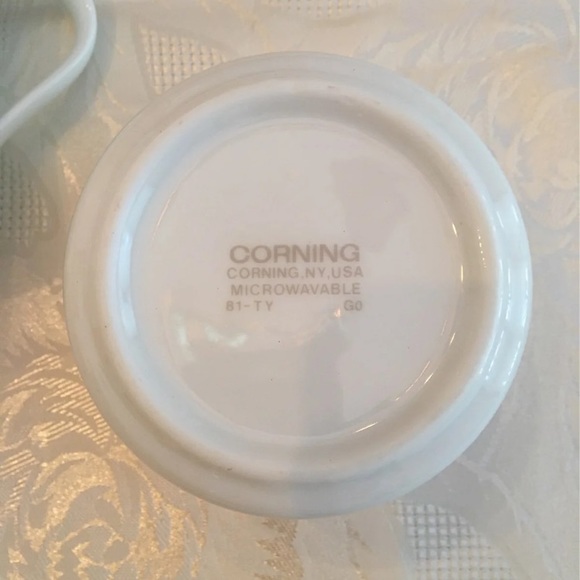 Correlle Sugar and Creamer Set - Picture 5 of 5